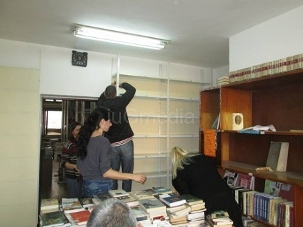 Leskovački opštinari sami čistili kancelarije (Foto: JuGmedia)